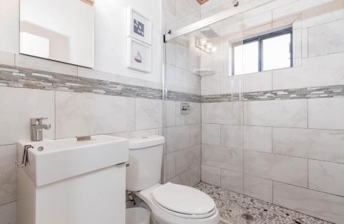Ocean Bay Park House | 10 Cayuga