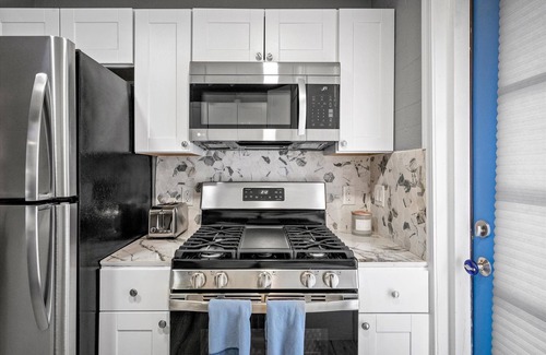 Roosevelt Condo | 10 Chelsea Place 1 Bedroom Condo by RedAwning