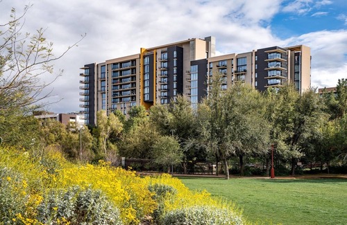 Roosevelt Condo | 10 Chelsea Place 1 Bedroom Condo by RedAwning