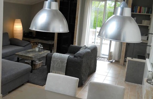 Egliseneuve-d'Entraigues House | 100 m² House ∙ 2 bedrooms ∙ 5 guests