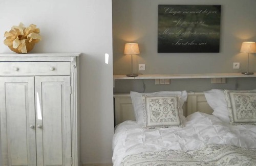Egliseneuve-d'Entraigues House | 100 m² House ∙ 2 bedrooms ∙ 5 guests