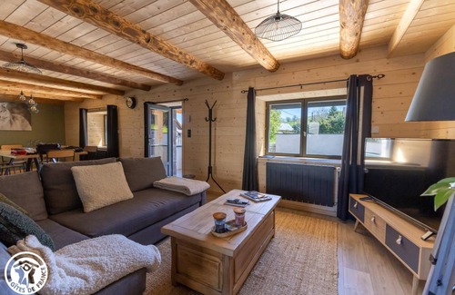 Besse-en-Chandesse House | 100 m² Gîte ∙ 3 bedrooms ∙ 6 guests
