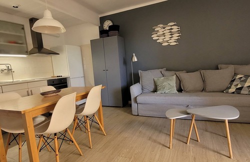 El Roc de Sant Gaieta Apartment | 10 meters from the beach terrace overlooking the sea