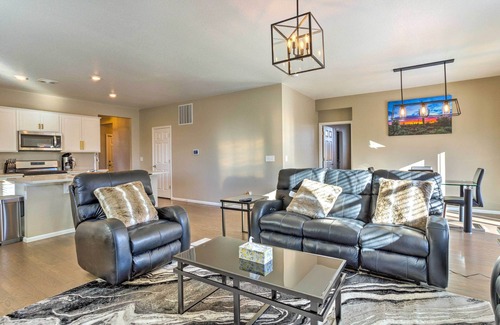 Aurora House | 10 Mi to DIA: Spacious Aurora House w/Yard!