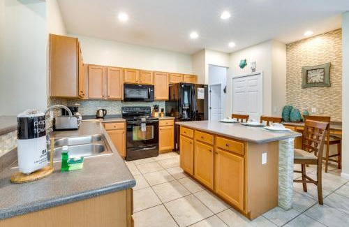 Bellavida House | 10 Mi to Disney Home with Game Room and Lanai!
