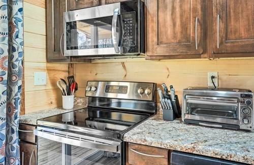 Trenton Cabin | 10 Mi to Drive-In: Lakefront Trenton Cabin!