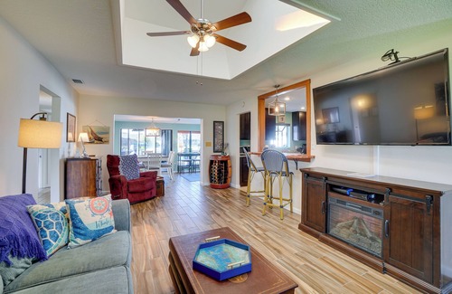 Bay Crest Park House | 10 Mi to Dtwn: Waterfront Home in Tampa w/Hot Tub