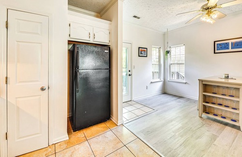 Lexington House | 10 Mi to Keeneland: Family Home w/Deck & Yard
