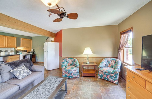 Rumely House | 10 Mi to Lake Superior: Eben Junction Townhome!