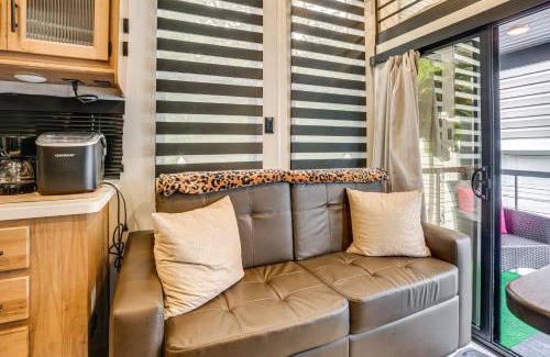Dale City House | 10 Mi to Leesylvania and River Sleek Mobile Home