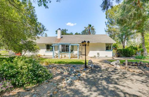 Happy Valley House | 10 Mi to Redding Serene Escape with Spacious Yard!