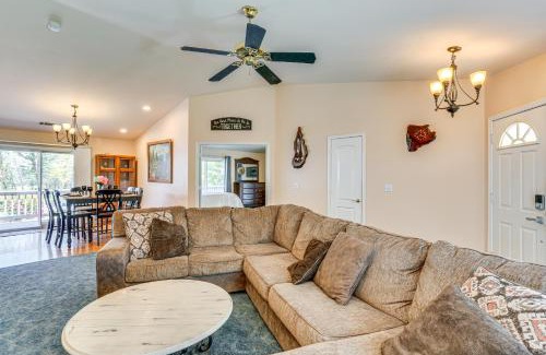 Happy Valley House | 10 Mi to Redding Serene Escape with Spacious Yard!