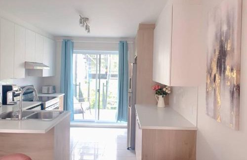 Longueuil Apartment | 10-Min La Ronde Ride! Cozy 3-BR Apt with Free Parking