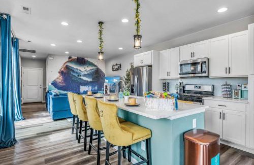 Dupont House | 10 min to DT, Luxe 4BR w Movie Theater, Game Room