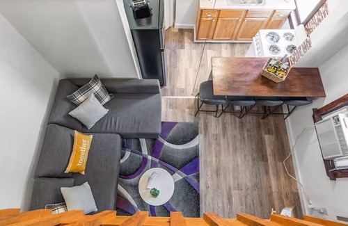 Laconia House | 10 Min Walk to Lake w/Private HOT TUB & patio!