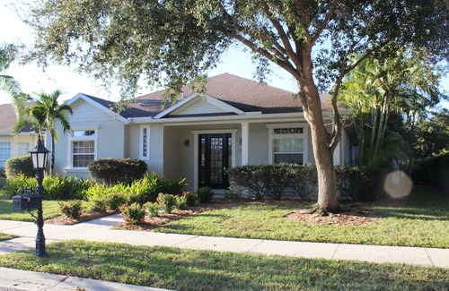 Rivendell House | 10 mins from Nokomis Beach, quite and safe, easy access to great restaurants