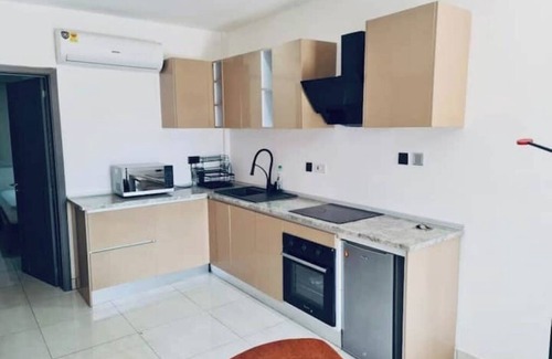 Kokomlemle Apartment | 10 mins from the beach | 1 BDR Apt | parking+wifi