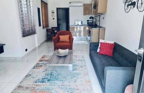 Kokomlemle Apartment | 10 mins from the beach | 1 BDR Apt | parking+wifi