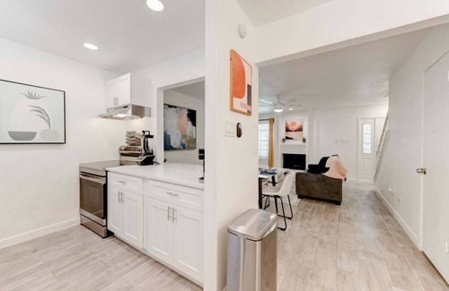 North Austin Civic Association Apartment | 10 mins to Domain two Bedroom