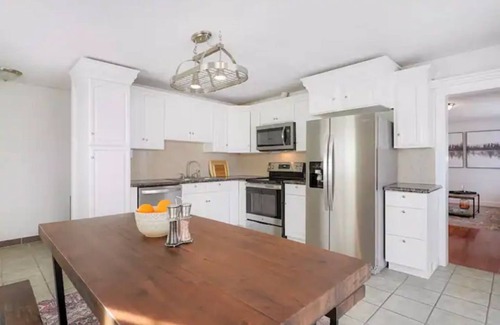 Ruby Hill House | 10 Mins to Downtown! - Dog Friendly - Red Rocks - Remote Office - Patio & Grill