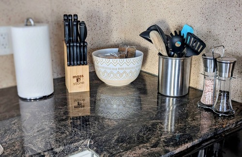Ruby Hill House | 10 Mins to Downtown! - Dog Friendly - Red Rocks - Remote Office - Patio & Grill