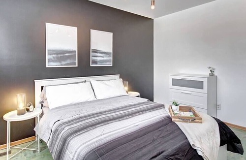 Northeast Edmonton House | 10 Mins to DT & Expo Centre -River view Bungalow
