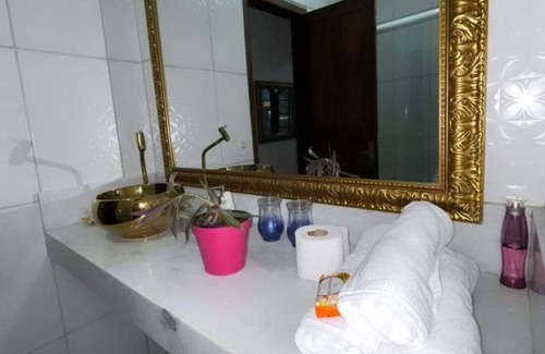 Ilha das Cobras House | 10 Minutos da Praia Wi-fi Netflix Tv Smartv Cama King 203x193 Banheira🛀