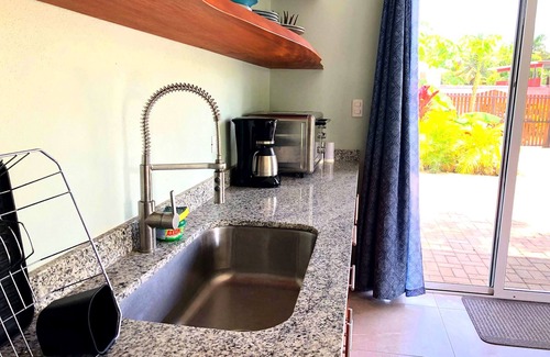 Samara House | 10-minute walk to the Sand & Surf - Private Home