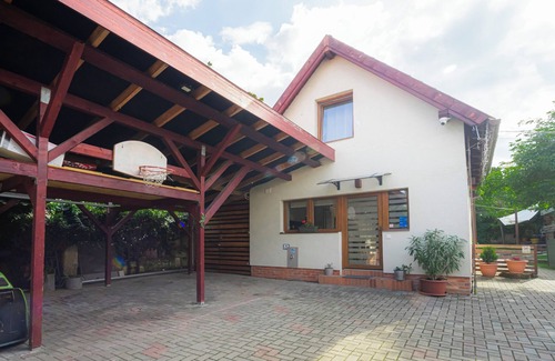 Torokbalint House | 10 minutes from Budapest Family apartment