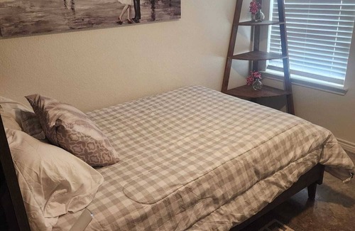 Killeen House | 10 Minutes from Fort Cavasos. WiFi, Netflix, Prime, Quit Subdivision