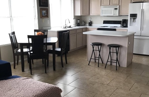 Avondale House | 10 minutes from Spring Training. NFL Stadium.NASCAR