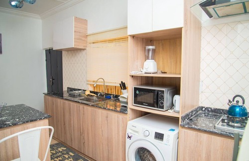 Ikeja Apartment | 10 Minutes from the Airport! Family-sized 3 Bed Apartment