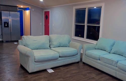 Mobile House | 10 minutes from the downtown home of the madigras safe place , shopping center