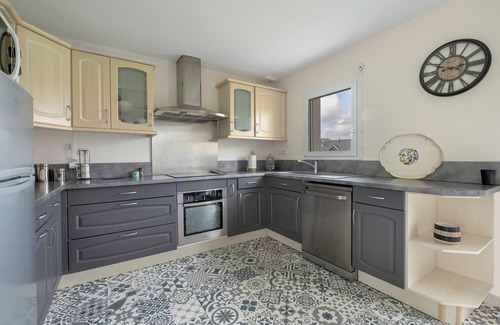 Saint-Molf Ski Chalet | 10 minutes from the sea, 5p holiday home, garden