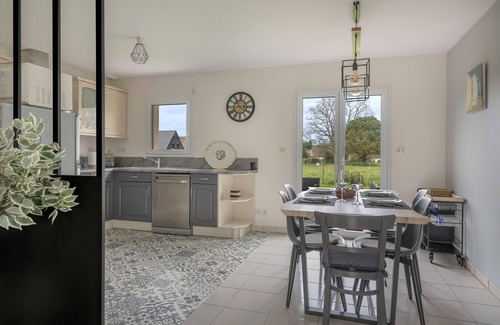 Saint-Molf Ski Chalet | 10 minutes from the sea, 5p holiday home, garden