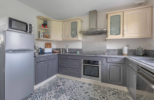 Saint-Molf Ski Chalet | 10 minutes from the sea, 5p holiday home, garden