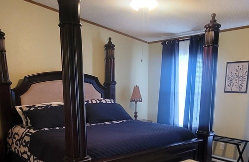 Azle House | 10 Minutes from Weatherford Lake, Wineries and Wedding Venue's