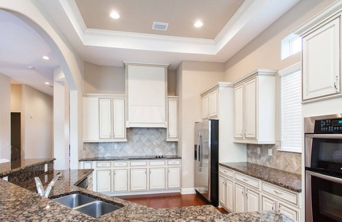 Windermere House | 10 Minutes from World Class Golf and Attractions