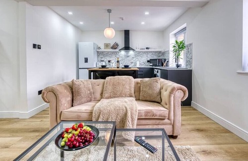 Iffley Apartment | 10% OFF| Monthly Stays | Tranquil Rentals | Free Parking