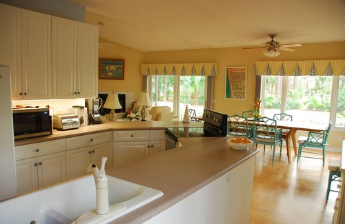 Shipyard Plantation House | 10%off wk,Private Acre Est, Heated Pool/Spa, PickleBall, Screenporch ,near beach
