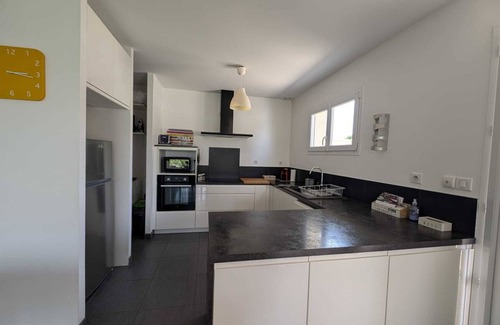 Cussac-Fort-Medoc House | 10-person complex, heated swimming pool and jacuzzi overlooking vineyards