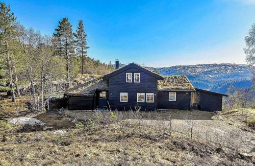 Tjaldal House | 10 person holiday home in ÅSERAL