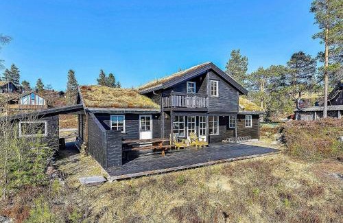Tjaldal House | 10 person holiday home in ÅSERAL