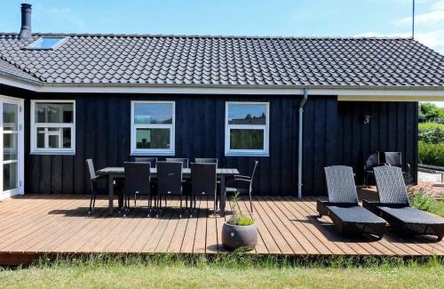 Haslevgarde House | 10 person holiday home in Hadsund