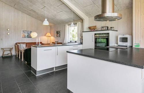 Hou House | 10 person holiday home in Hals