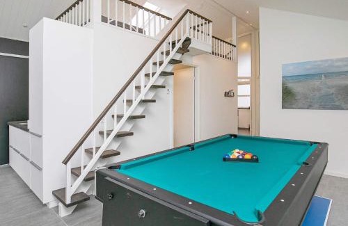 Bratten Strand House | 10 person holiday home in Jerup