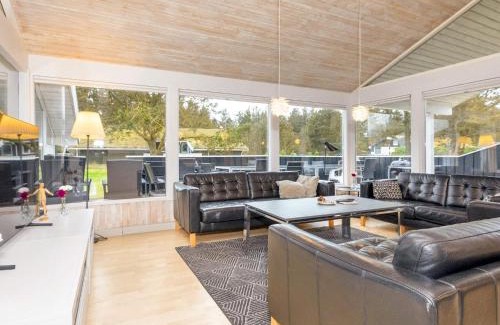 Grønhøj House | 10 person holiday home in Saltum-By Traum