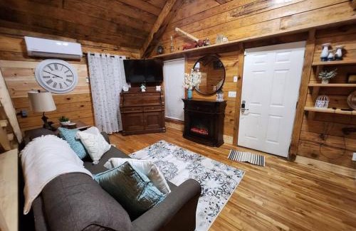 Guntersville Ski Chalet | 10. swan creek cabin