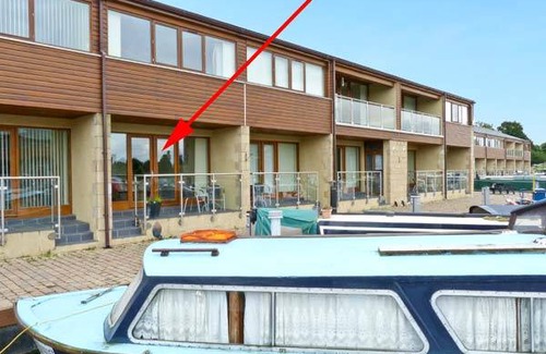 Tewitfield Cottage | 10 Swan House