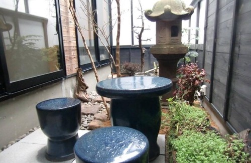 Yufuin Onsen Hotel | 100 freeflowing hot spring with openair bath /Yufu Ōita